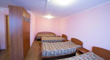 Фото номера Четырехместный номер Гостиница Crystal Hotel г. Богородицк 2
