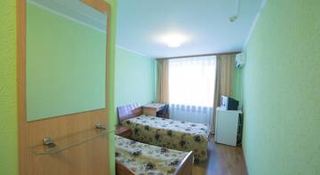 Фото номера Двухместный номер с 2 отдельными кроватями Гостиница Crystal Hotel г. Богородицк 4